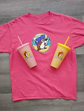 Buc-ee's Tshirt And Travel Cups